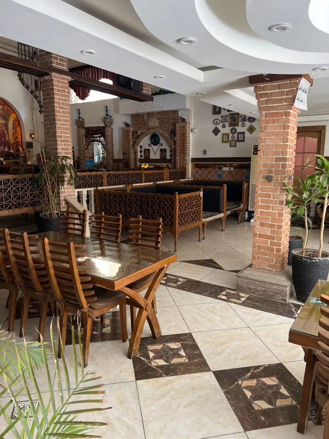 استخدام سالن کار و کارگر ساده رستوران|استخدام خدمات فروشگاه و رستوران|رودهن, |دیوار