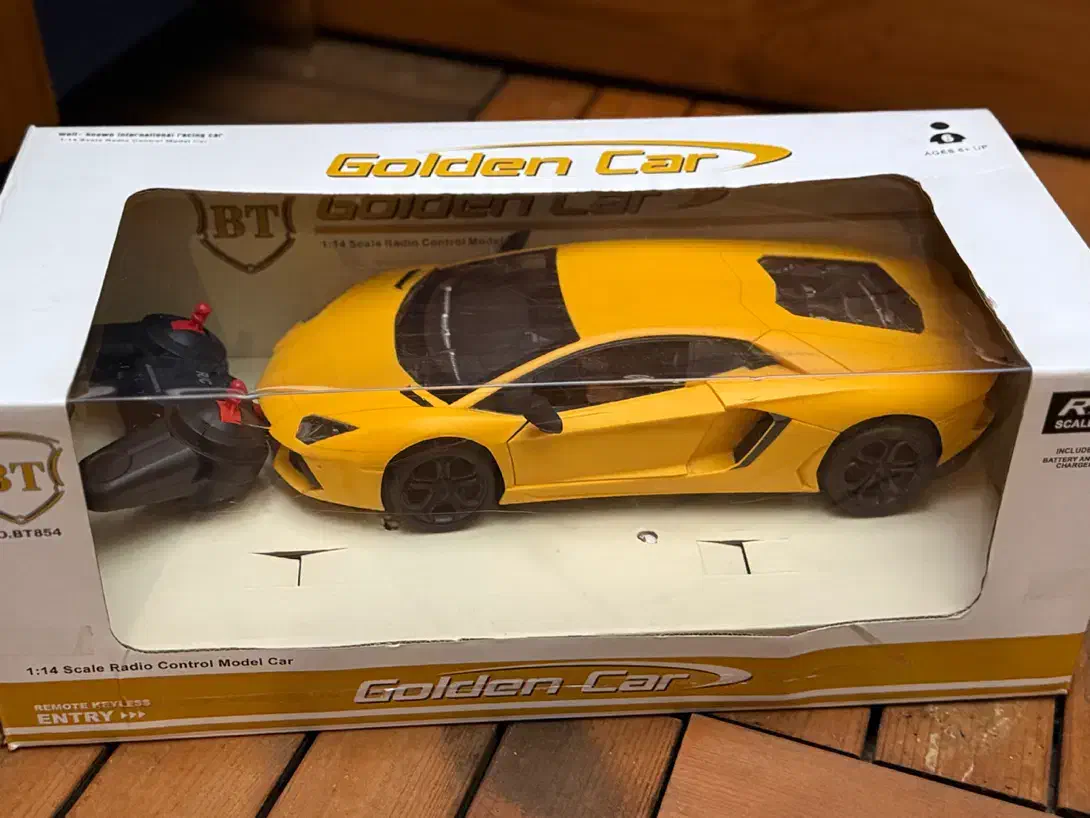 ماشین کنترلی Golden car|اسباب‌‌بازی|تهران, زعفرانیه|دیوار