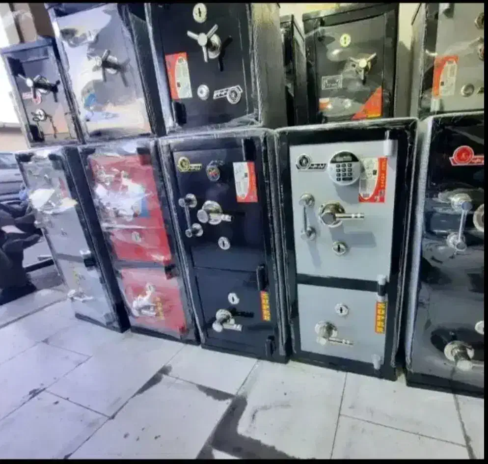 گاوصندوق w2222|ابزارآلات|رشت, کاکتوس|دیوار