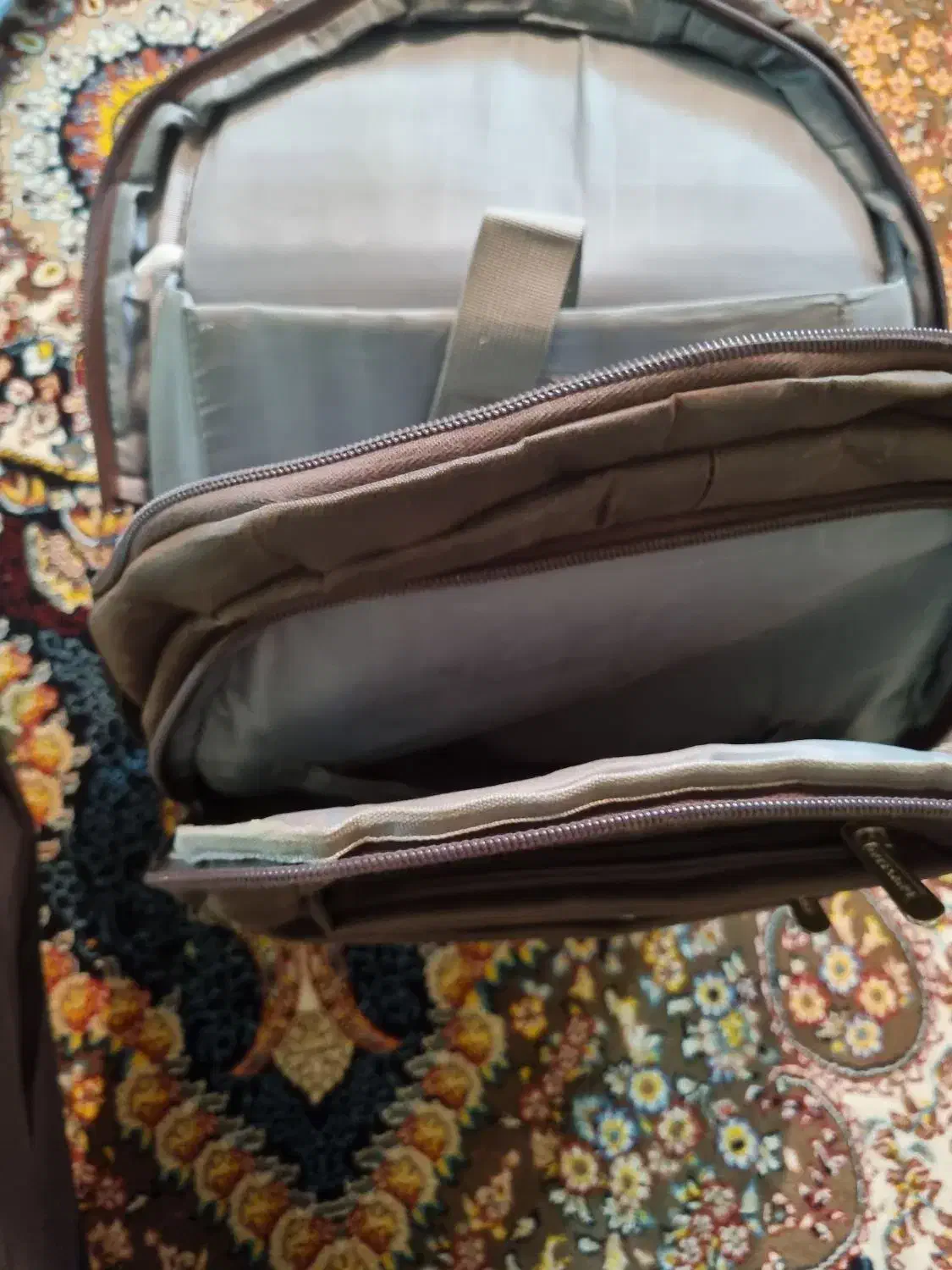 کیف مدرسه DusLang|کیف، کفش، کمربند|اصفهان, رزمندگان|دیوار