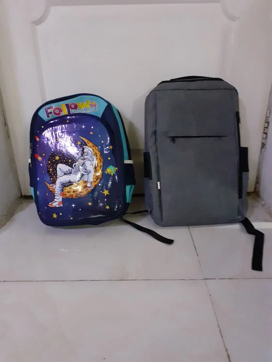 دو عدد کوله نو نو|کیف، کفش، کمربند|رشت, لاکانی|دیوار