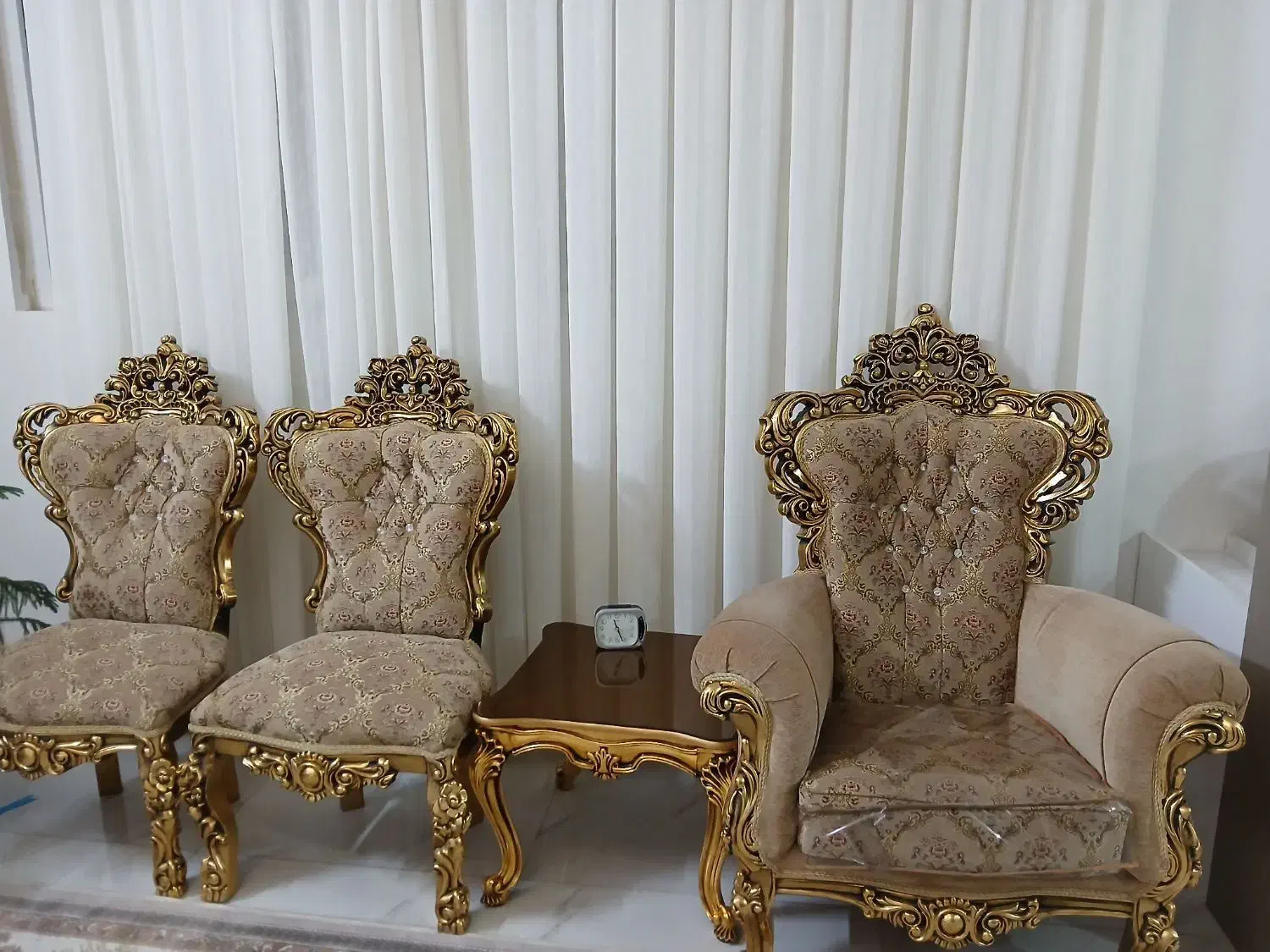 مبل سلطنتی|مبلمان خانگی و میز عسلی|سبزوار, نواب صفوی|دیوار