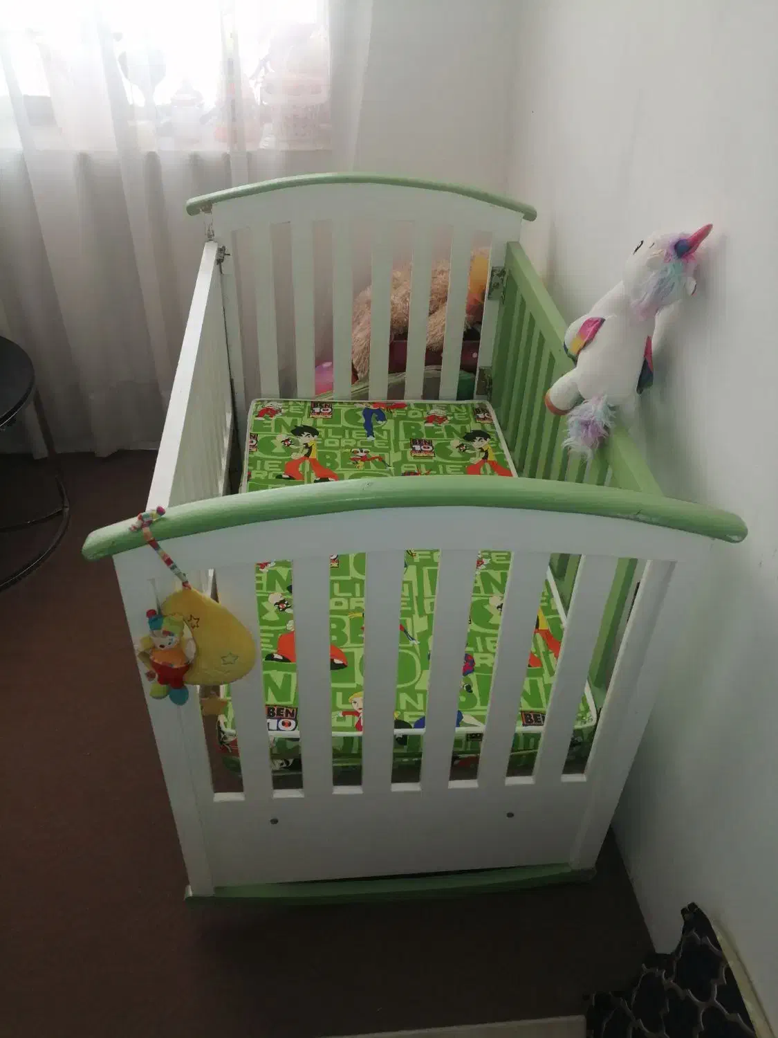 تخت خواب کودک|تخت و صندلی بچه|بومهن, |دیوار