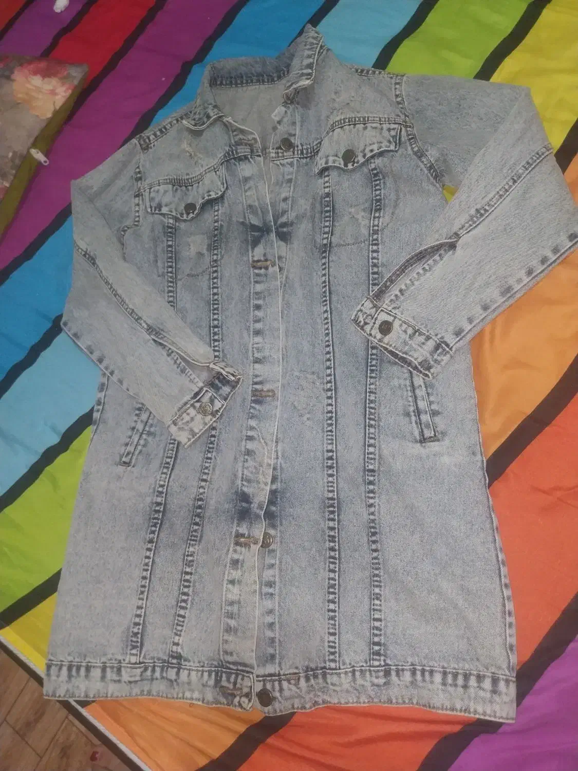 کت لی|لباس|شاهین‌شهر, خانه کارگر|دیوار