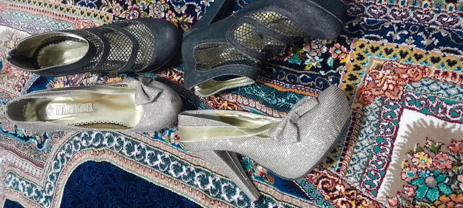 کفش|کیف، کفش، کمربند|دورود, |دیوار