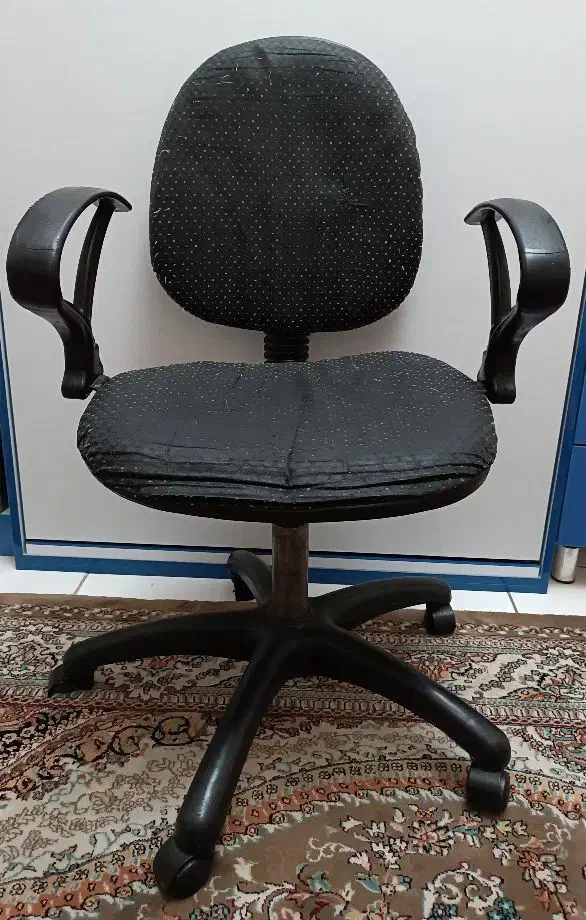 صندلی چرخدار|صندلی و نیمکت|اندیشه, اندیشه فاز ۱|دیوار