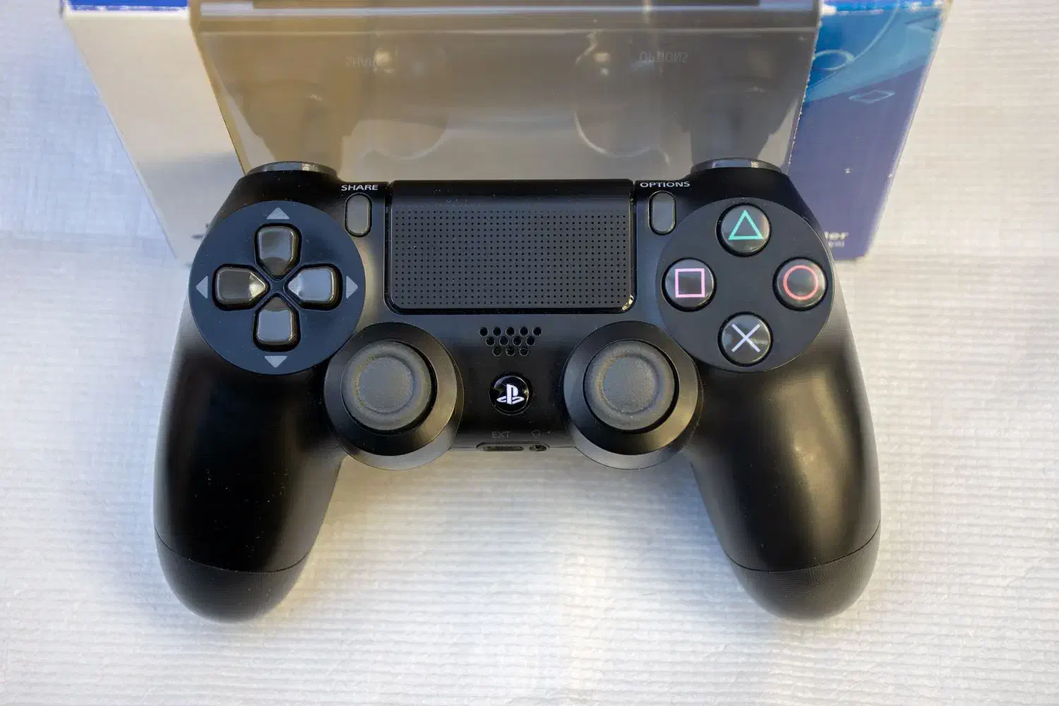 دسته ps4 اصلی|کنسول، بازی ویدئویی و آنلاین|شیراز, شیشه‌گری|دیوار