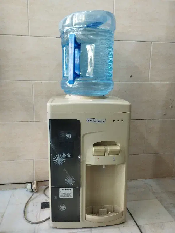 آبسرد کن به همراه آب داغ|آب‌سردکن و تصفیه آب|قم, هفت تیر|دیوار