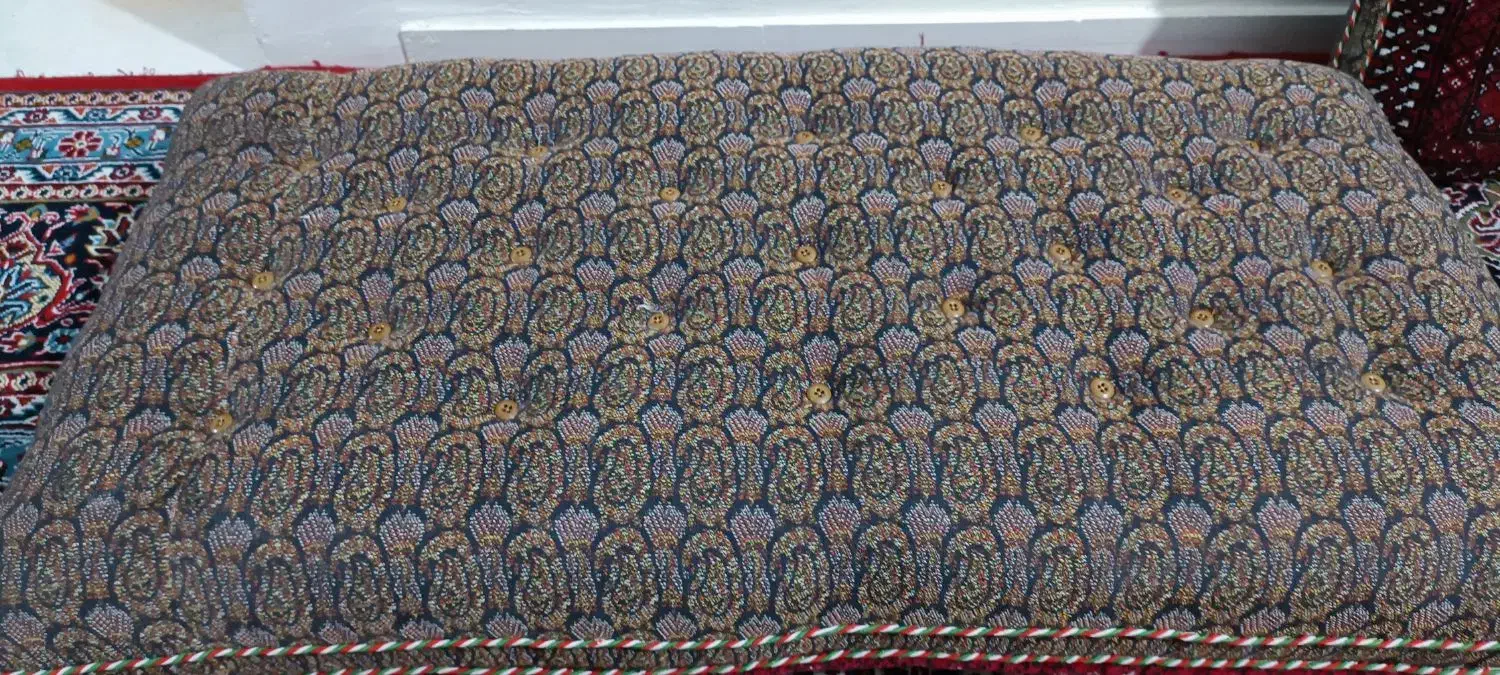 پشتی دست بافت|پشتی|خرمآباد, |دیوار