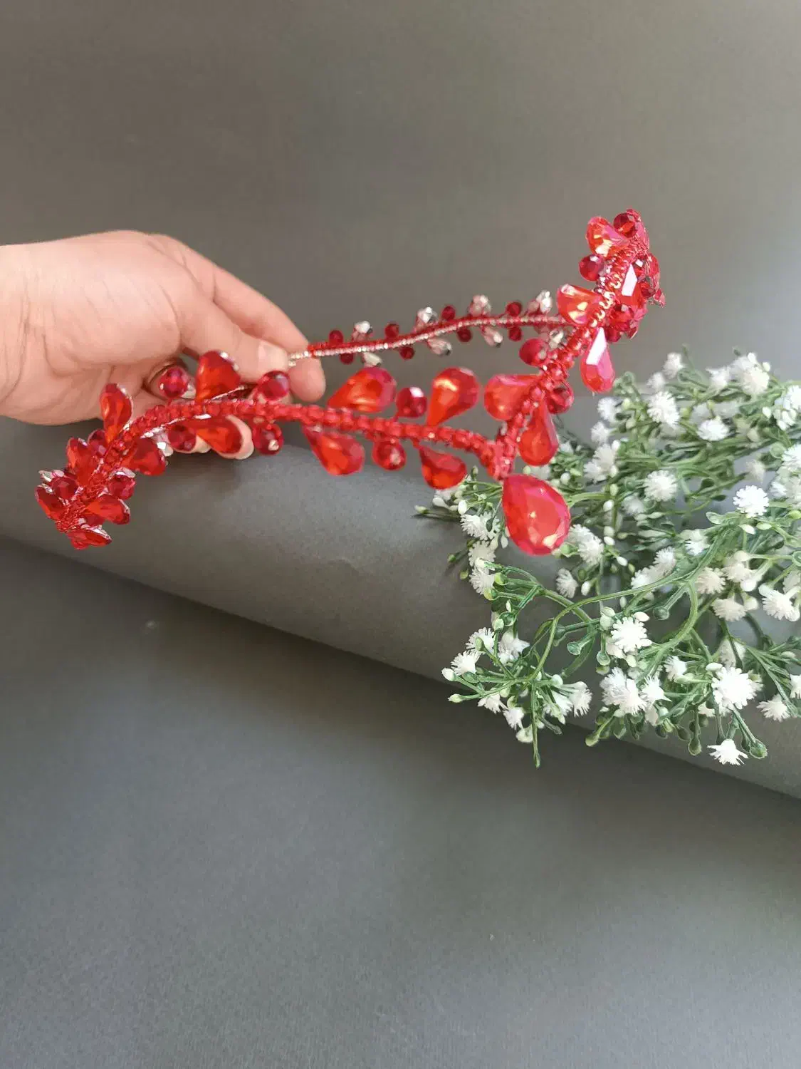 تاج و ریسه|زیورآلات و اکسسوری|رباط‌کریم, رباط‌کریم|دیوار