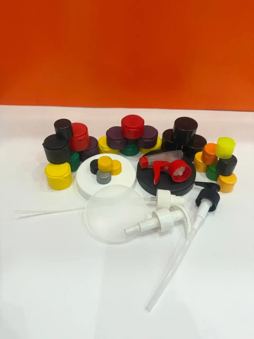 بطری های پلی اتیلن و درب های فلیپ تاپ|ظروف نگهدارنده، پلاستیکی، یکبارمصرف|رضوانشهر, |دیوار