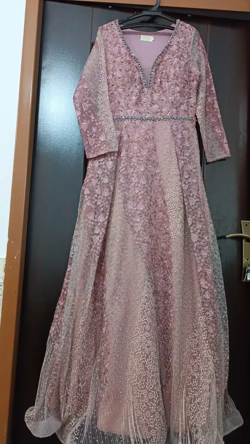 لباس مجلسی|لباس|نهبندان, |دیوار