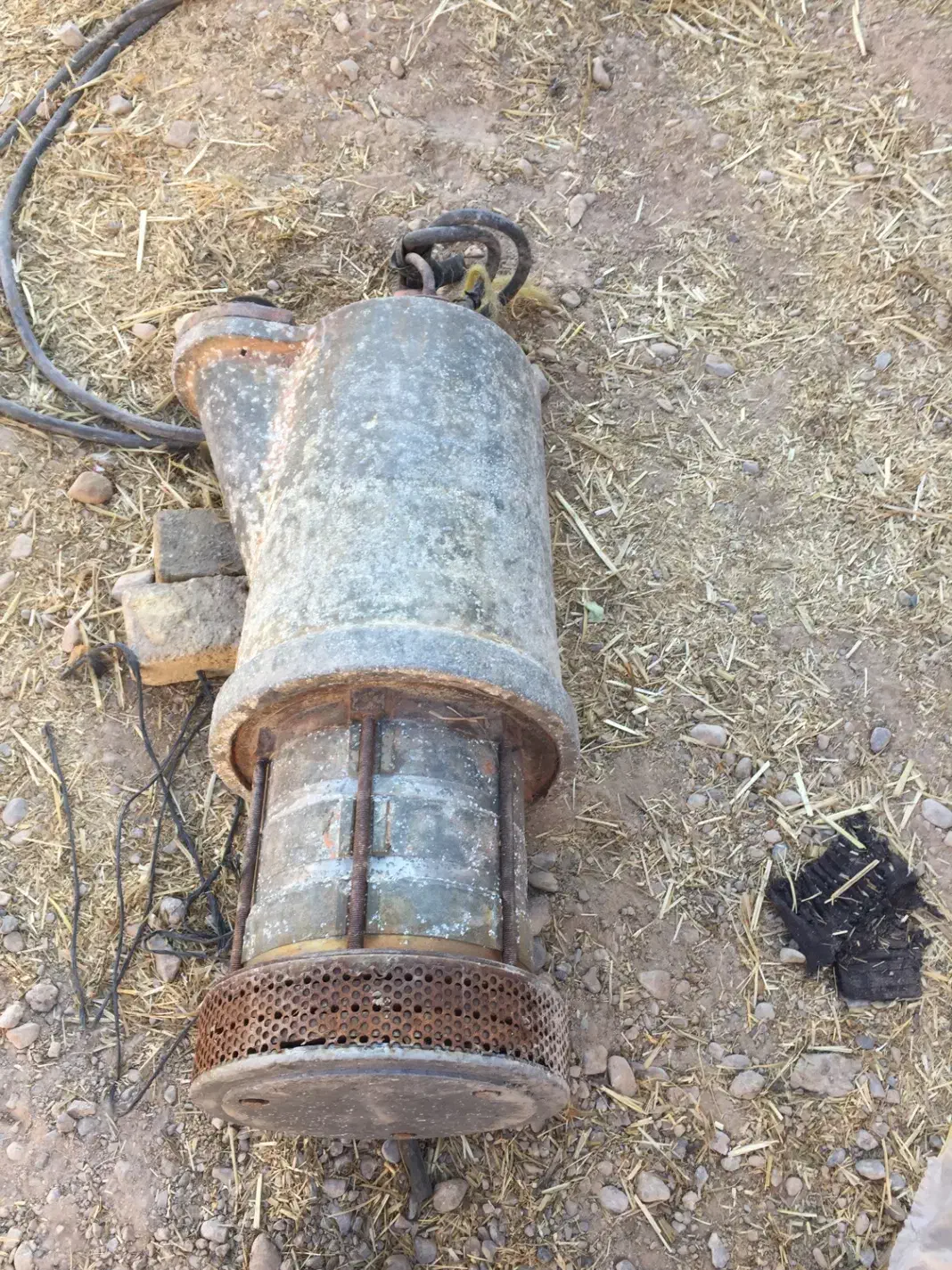 کفکش ۲۰ حسین رسمی (پمپ چاه)|ماشین‌آلات صنعتی|گلبهار, بیزکی|دیوار