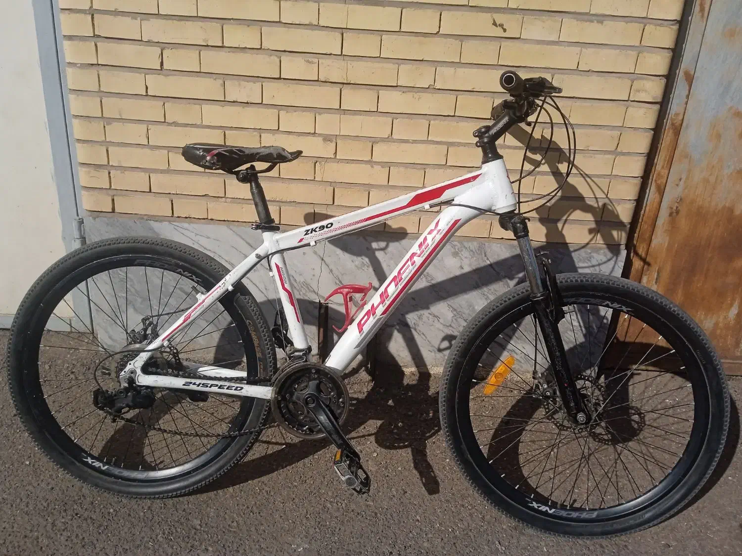 دوچرخه پونیکس|دوچرخه، اسکیت، اسکوتر|میانه, |دیوار