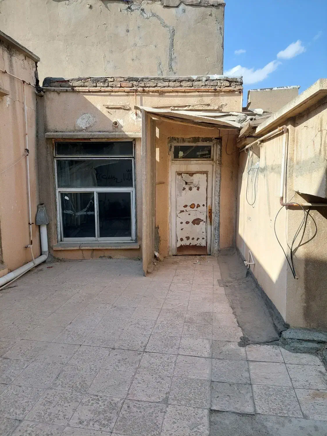 تخریب و کنده کاری ساختمانی|خدمات پیشه و مهارت|کرمانشاه, |دیوار