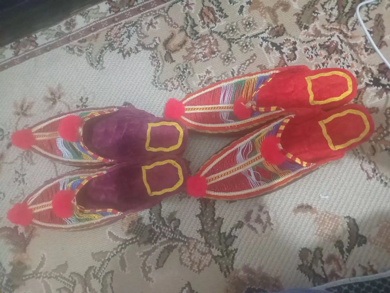 دو عدد دمپایی دستباف ویک جفت دمپایی زندان باف|کیف، کفش، کمربند|شیراز, پودنک|دیوار