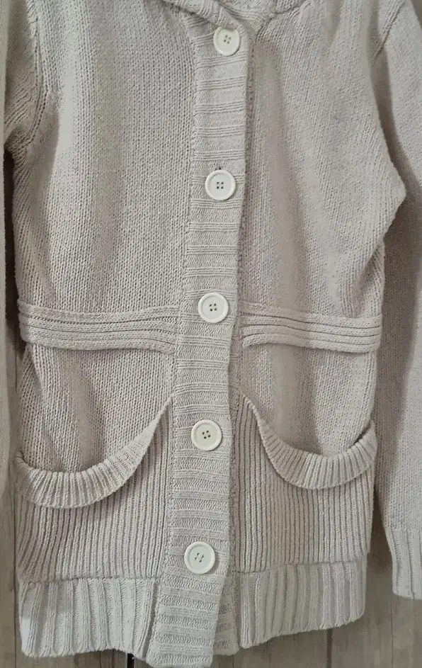 تعدادی پالتو وبافت زنانه|لباس|شاهینشهر, شهرک گلدیس|دیوار