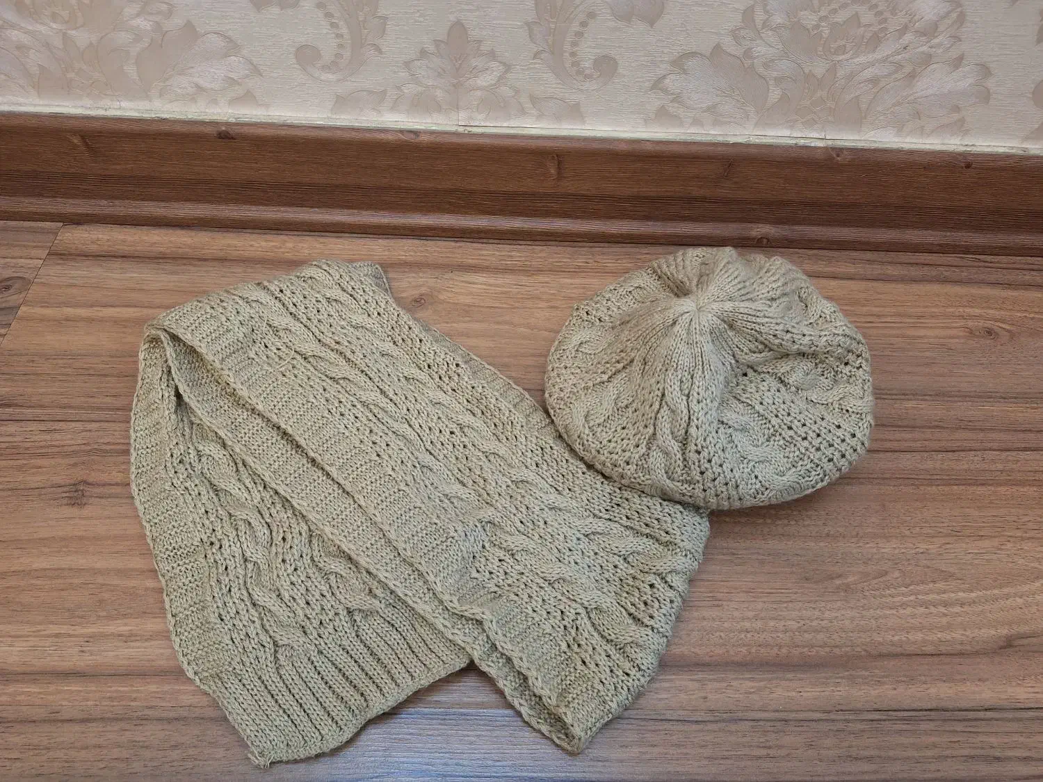 کلاه و شال|لباس|بجنورد, |دیوار