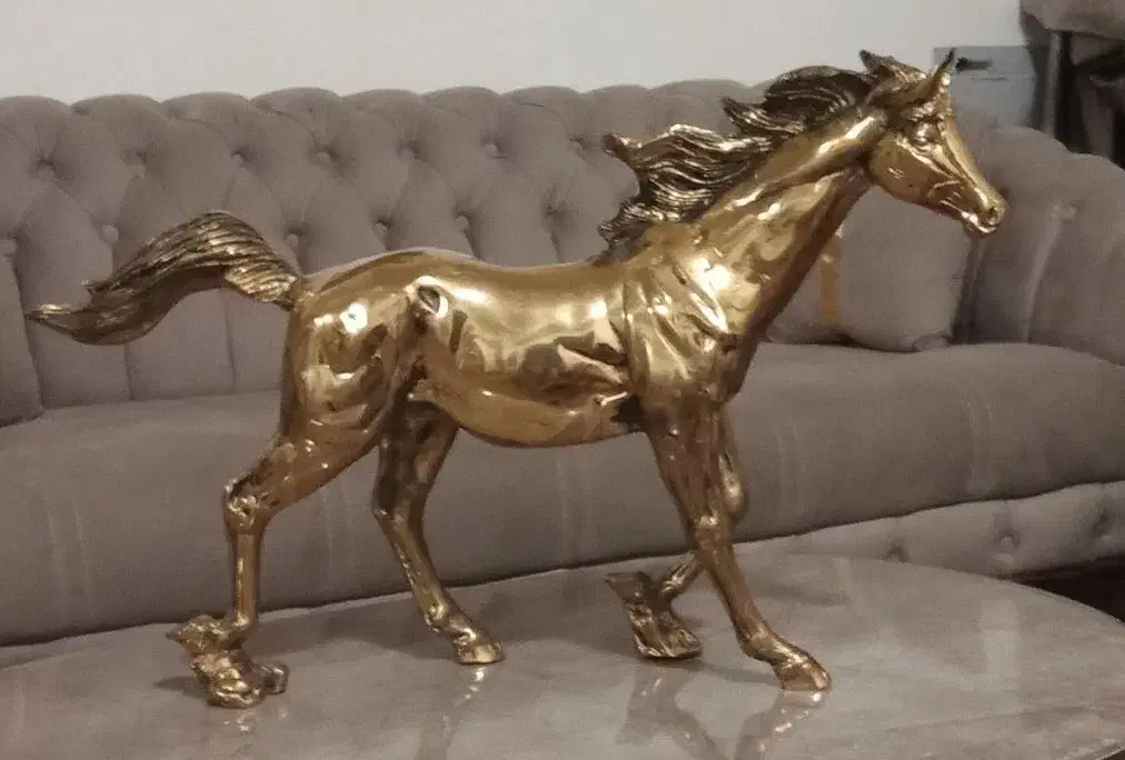 اسبه برنز|کلکسیون اشیاء عتیقه|مراغه, |دیوار