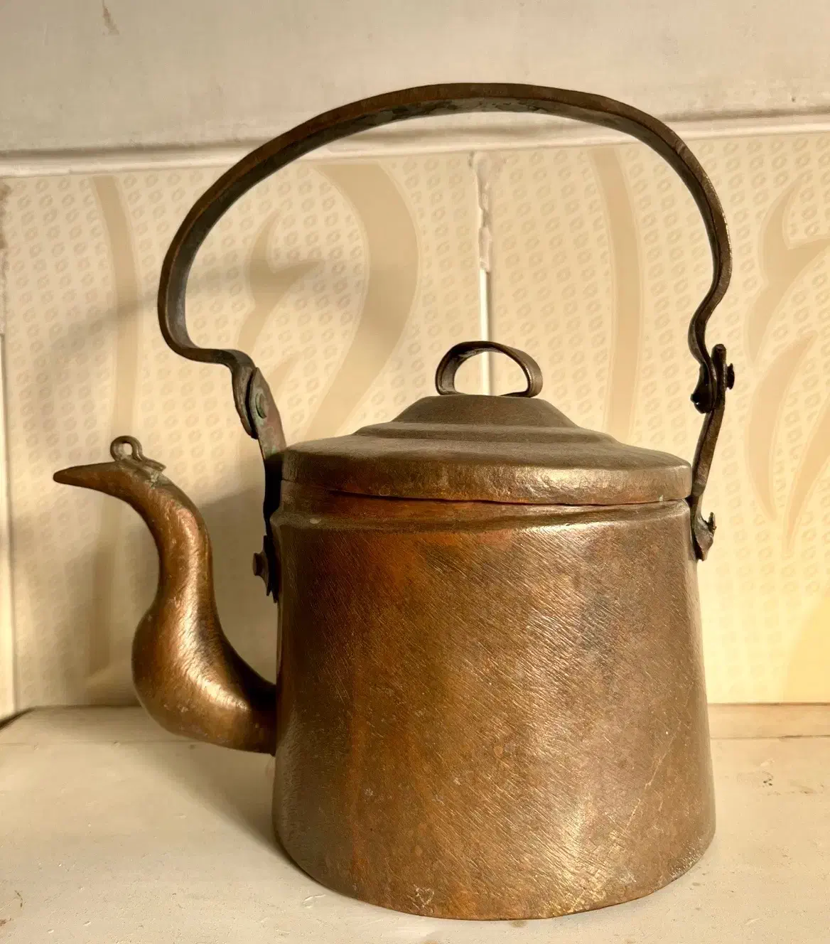 کتری مسی عتیقه ۱۲۰ ساله ، سالم و کلکسیونی|کلکسیون اشیاء عتیقه|کاشان, فاز ۱ ناجی آباد|دیوار