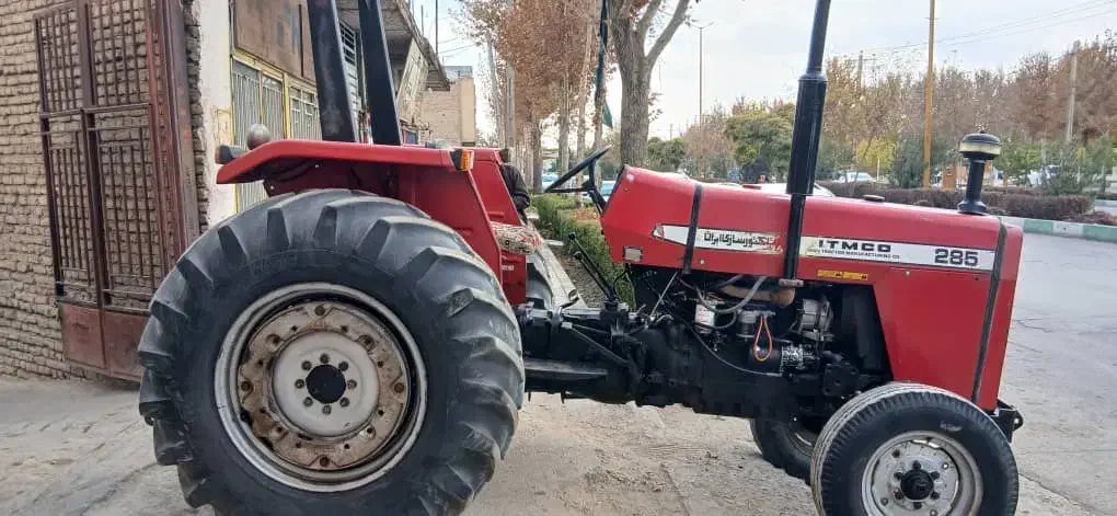 تراکتور فرگوسن|ماشینآلات صنعتی|مبارکه, |دیوار