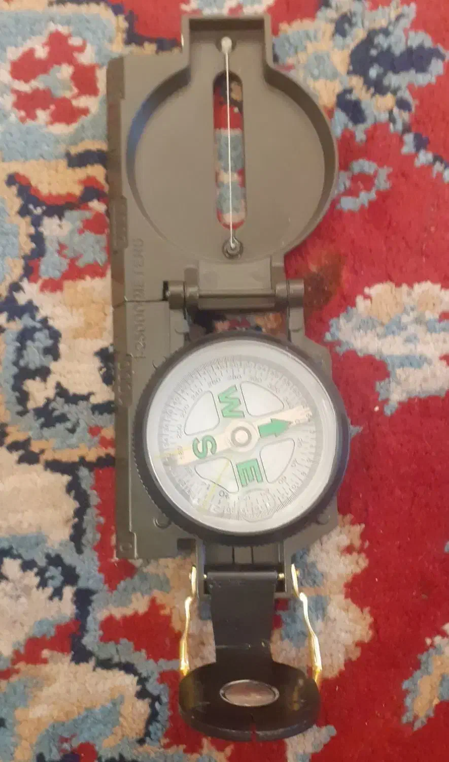 قطبنما|کلکسیون و سرگرمی|نجفآباد, باغ ملی|دیوار