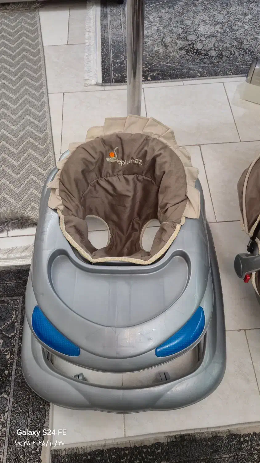 کریر و روروک|کالسکه و لوازم جانبی|پردیس, فاز ۱۱|دیوار