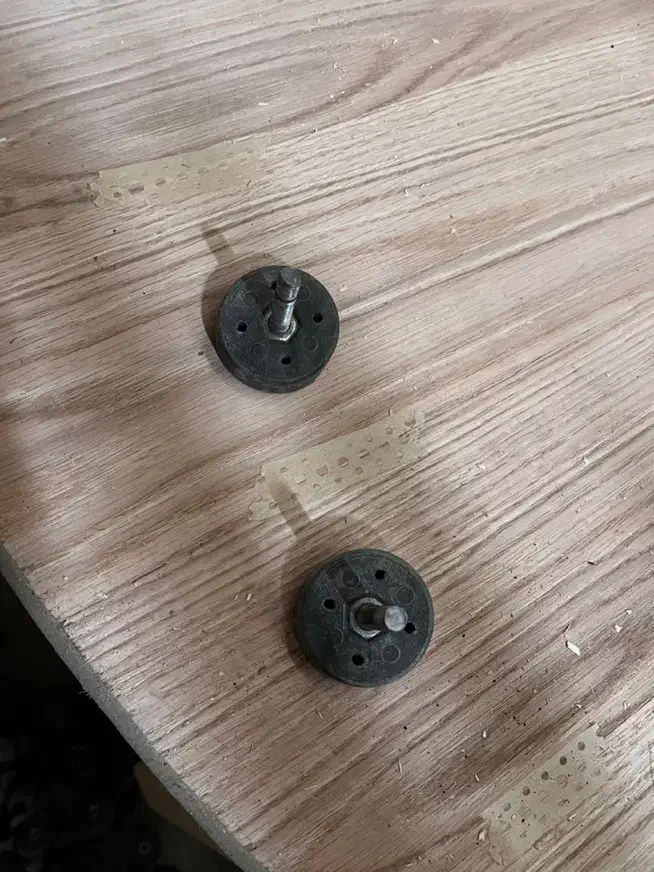 لچکی مهره دار پایه مخروطی.لچکی پایه میز عسلی.لچکی|مبلمان خانگی و میز عسلی|شیراز, ده پیاله|دیوار