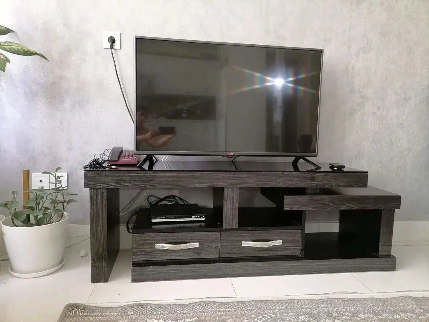 درحد نو میزتلویزیون و دراور چوبی سفارش|میز تلویزیون|مشهد, نوید|دیوار