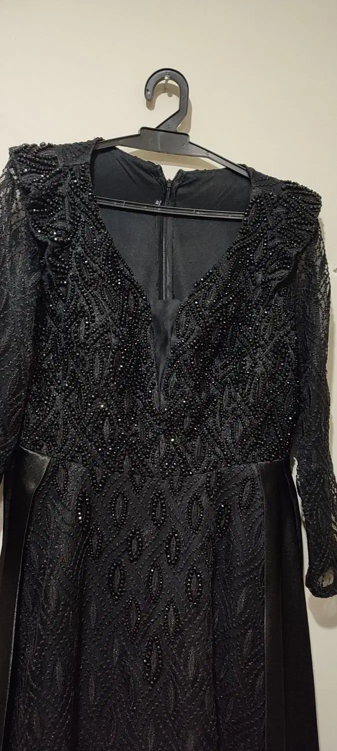 پیراهن مجلسی|لباس|کوهسار (البرز), |دیوار