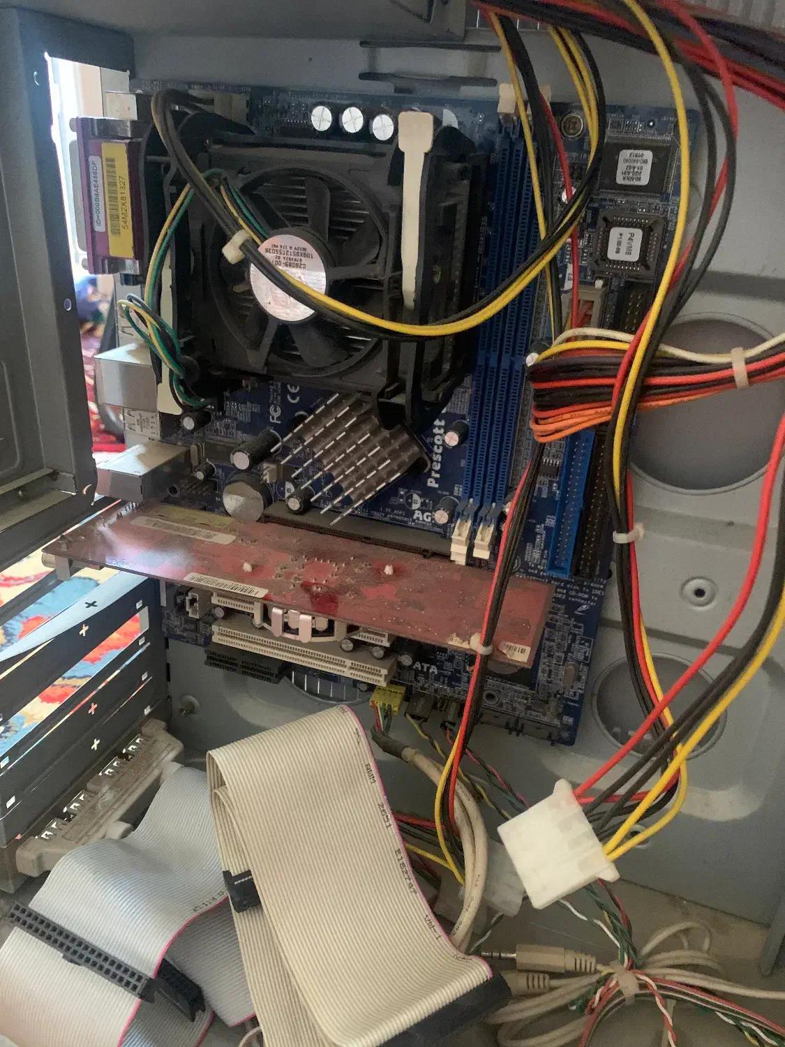 کیس|رایانه رومیزی|پرند, فاز ۶|دیوار