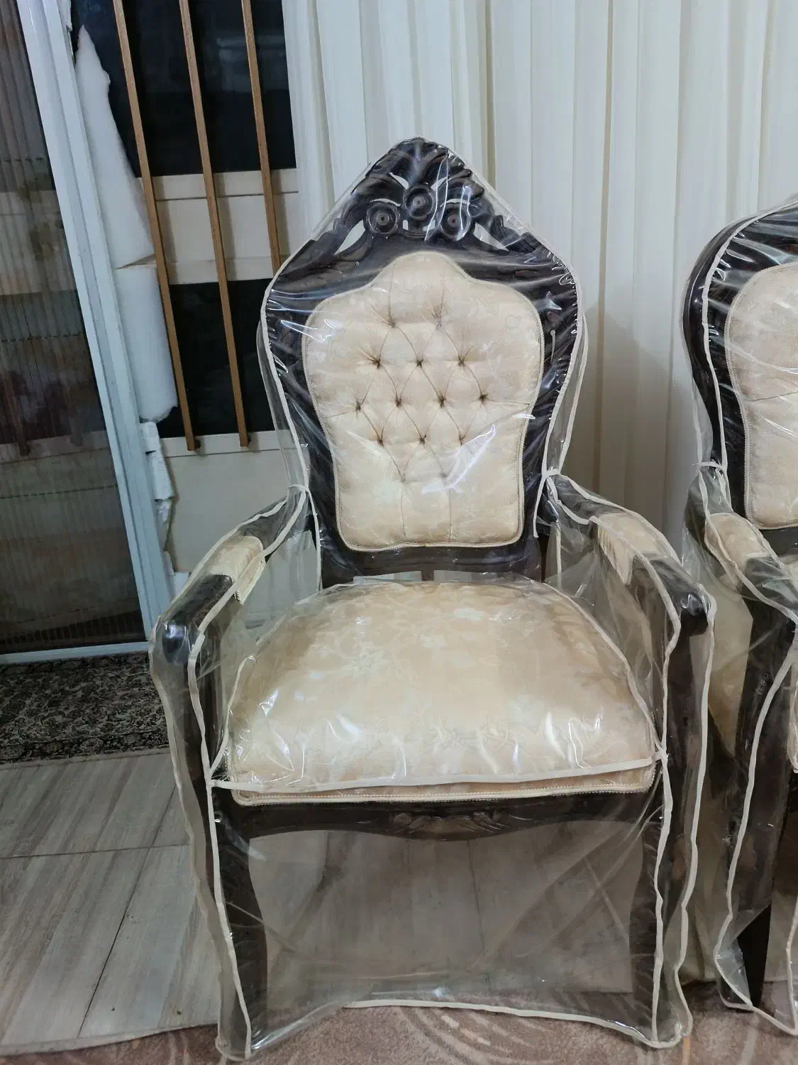 مبل جدید گرفتم اینو میخواهین بفروشم|مبلمان خانگی و میز عسلی|نیشابور, بکاول|دیوار