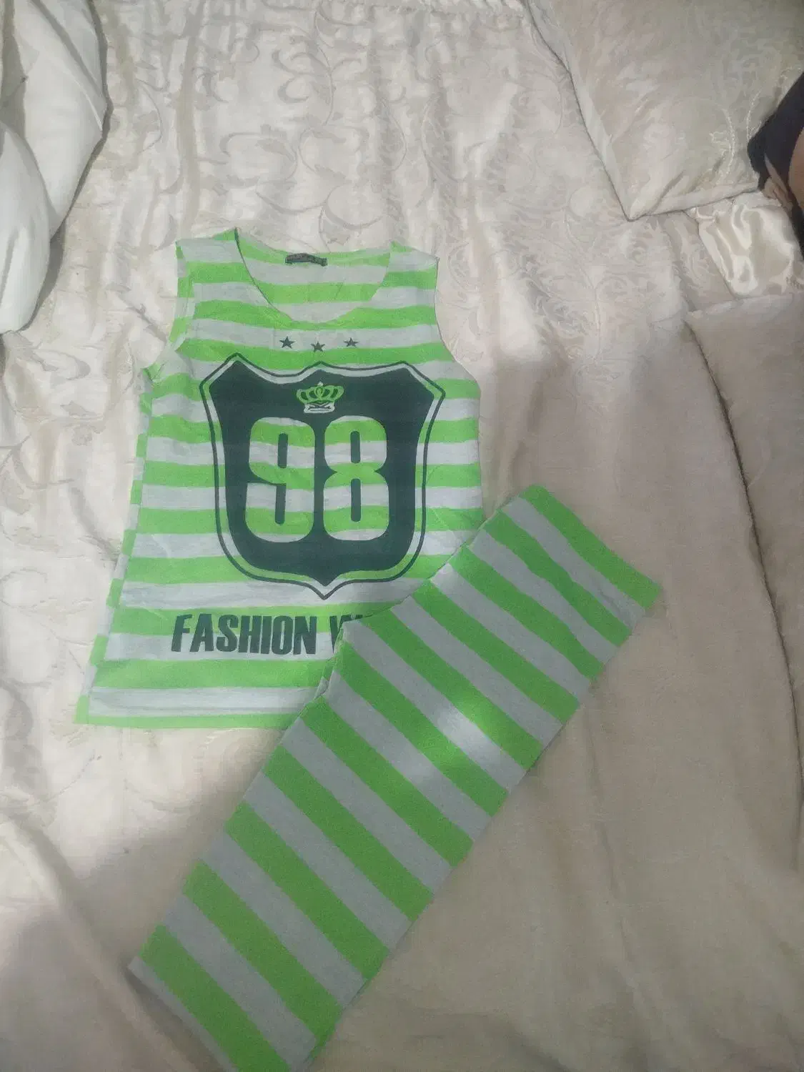 لباس زنانه|لباس|شاهین‌شهر, گزبرخوار|دیوار