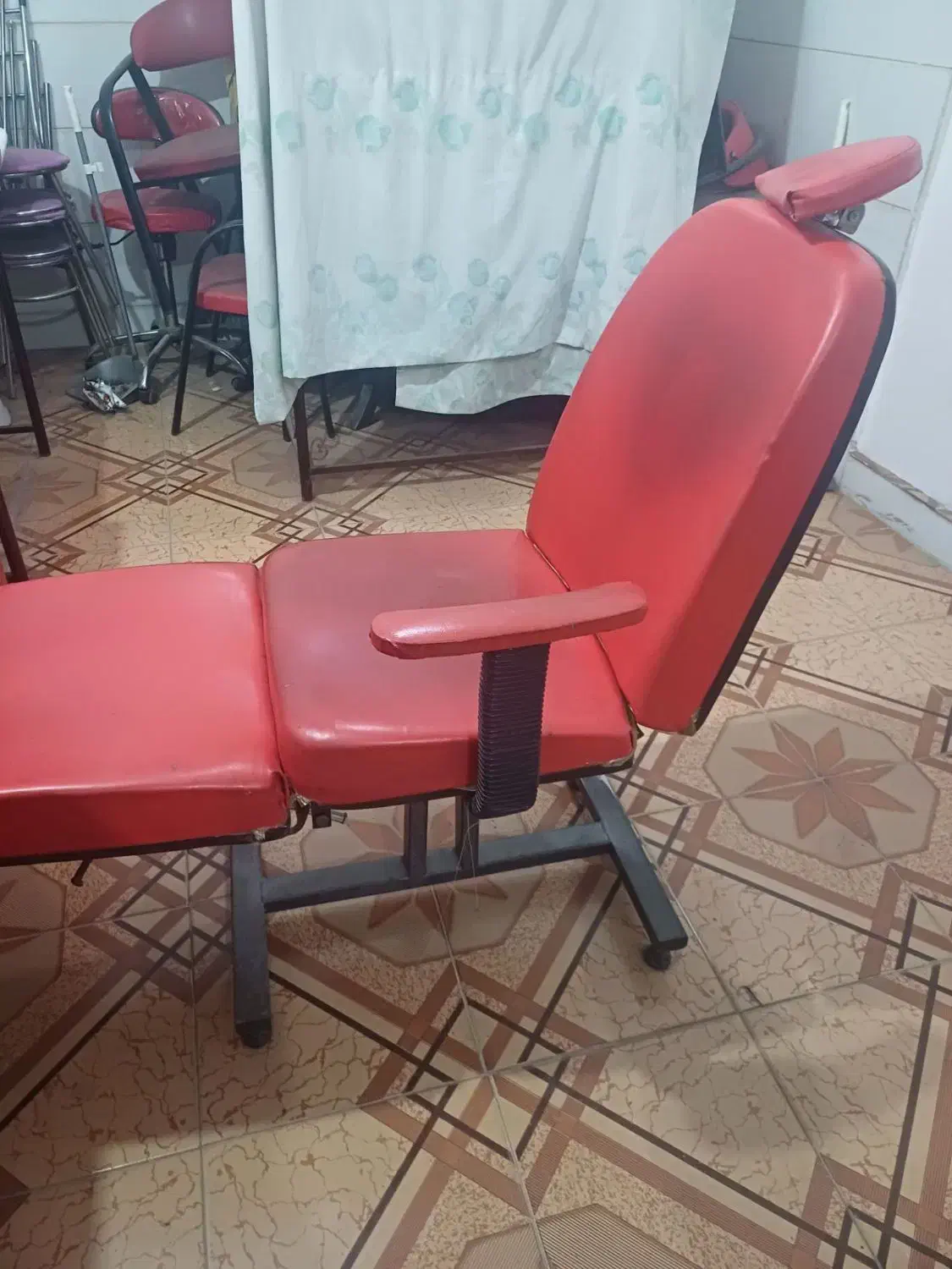 صندلی اصلاح فروشی|آرایشگاه و سالنهای زیبایی|محمدیه-قزوین, |دیوار