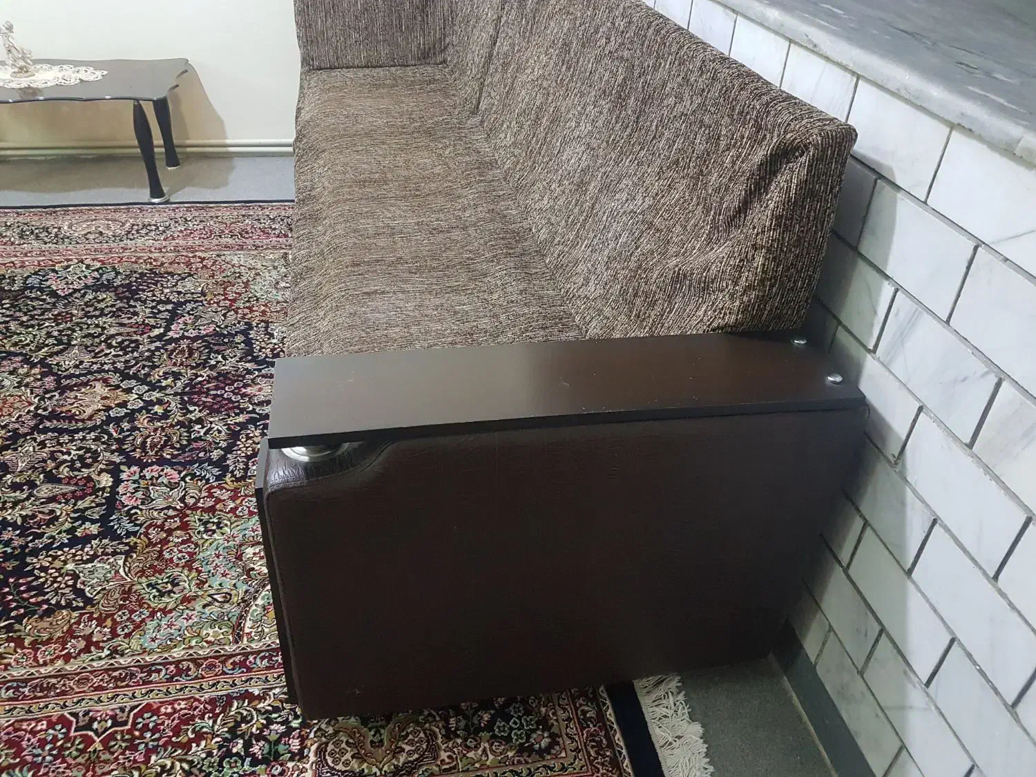 مبل راحتی ۴ نفره|مبلمان خانگی و میز عسلی|اراک, |دیوار