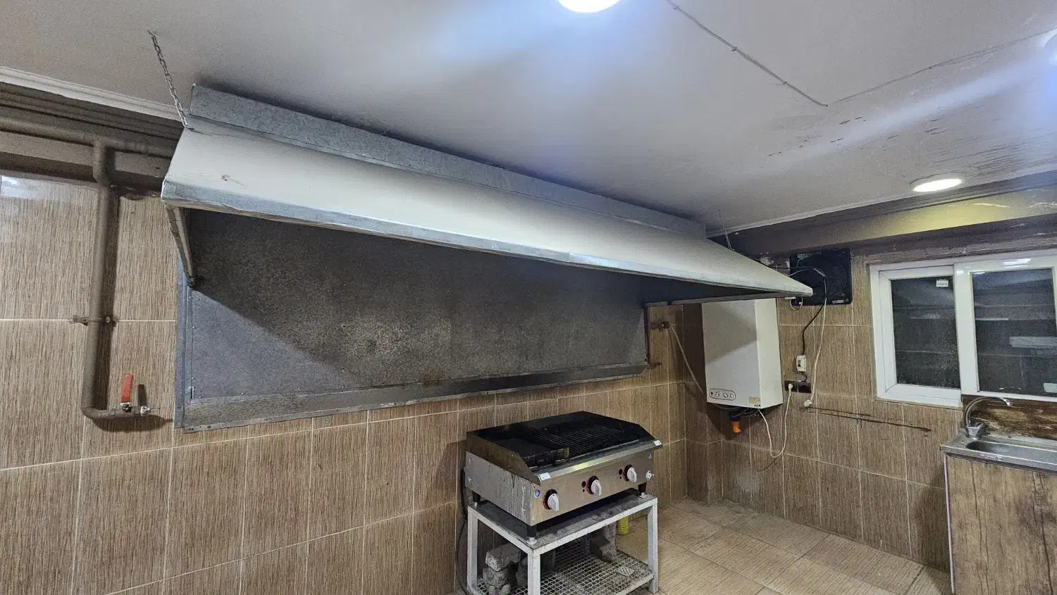 هود|هود|گرگان, |دیوار