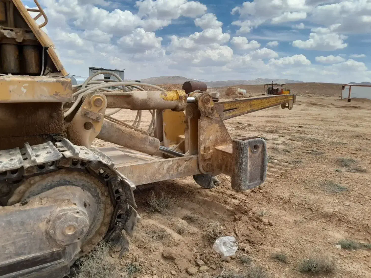 بلدوزر تی دی ۲۵ موتور کاتی ۱۱ td25G|ماشینآلات صنعتی|اصفهان, خانه اصفهان|دیوار