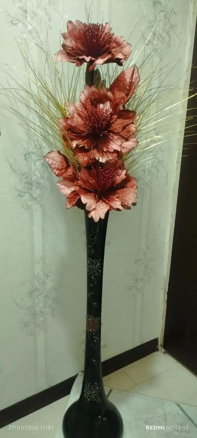 گلدان با گل‌های زیبا|گل مصنوعی|سهند, |دیوار