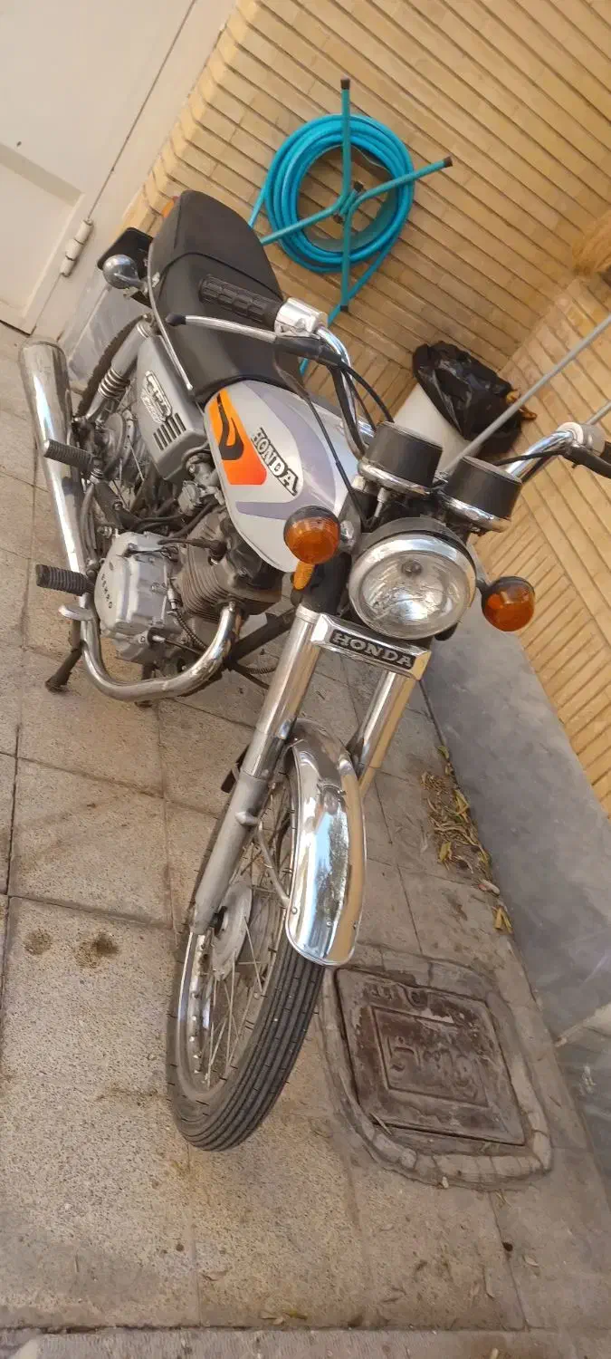 موتور سیکلت بهرو ۱۲۵ سی سی سالم سالم|موتورسیکلت|اصفهان, باغ فردوس|دیوار