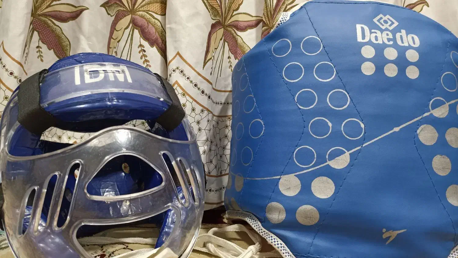 تمام وسایل تکواندو با همراه لباس به فروش میرسد|تجهیزات ورزشی|دره شهر, |دیوار