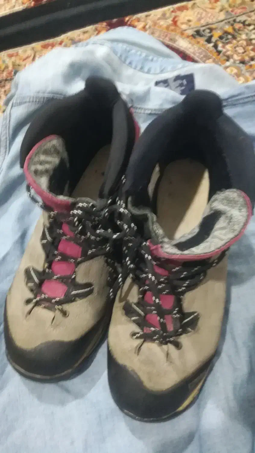 فروش دو جفت نیم پوتین پاییزی با شماره 40|کیف، کفش، کمربند|سنندج, |دیوار