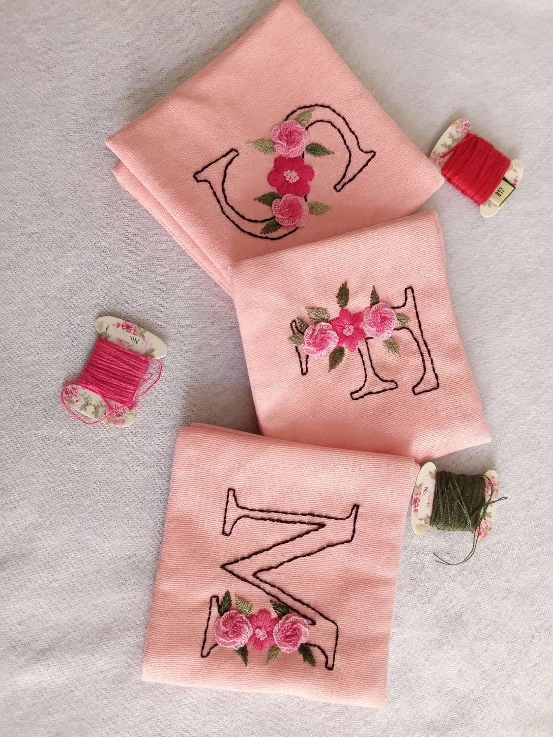 جا دستمال کاغذی جیبی گلدوزی|صنایع دستی و سایر لوازم تزئینی|قم, علی آباد سعدگان|دیوار