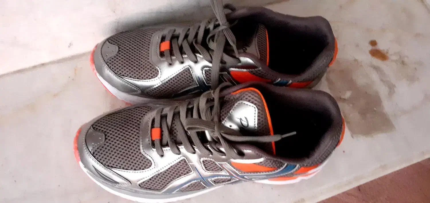 کتونی Asics درحدنو|کیف، کفش، کمربند|یزد, |دیوار