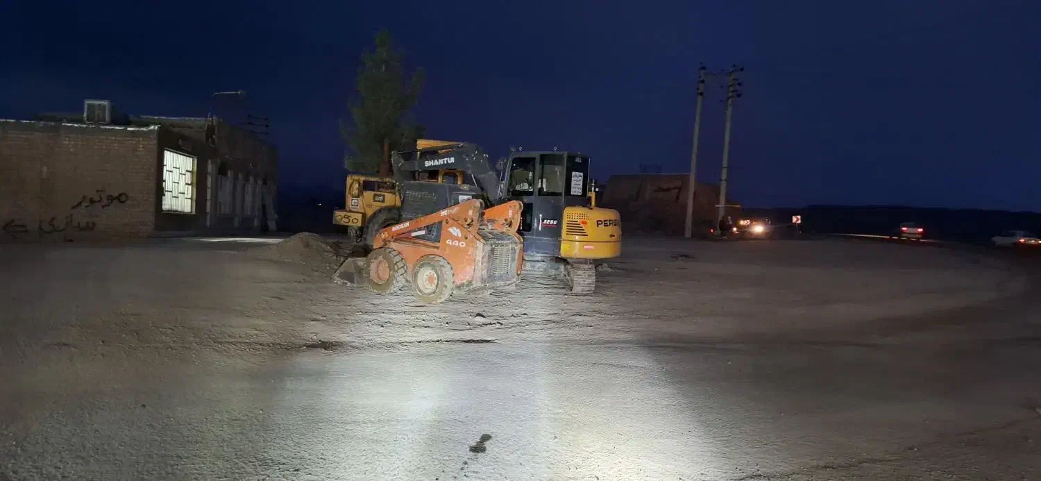 بابکت،مینی بیل و نیسان کمپرسی|خدمات حمل و نقل|قم, قم نو|دیوار