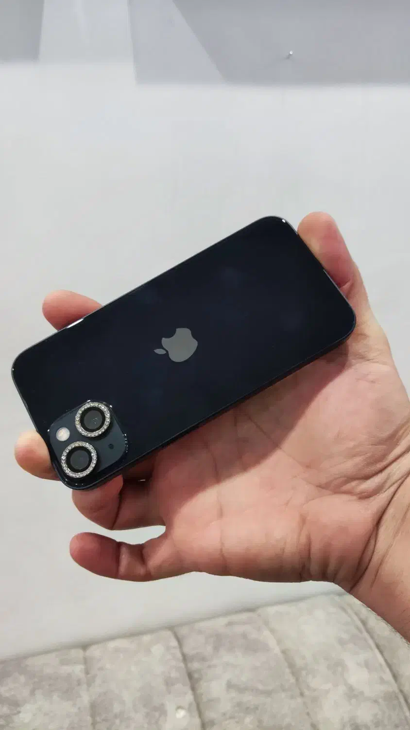 آیفون ۱۳ نرمال|موبایل|رباط‌کریم, رباط‌کریم|دیوار