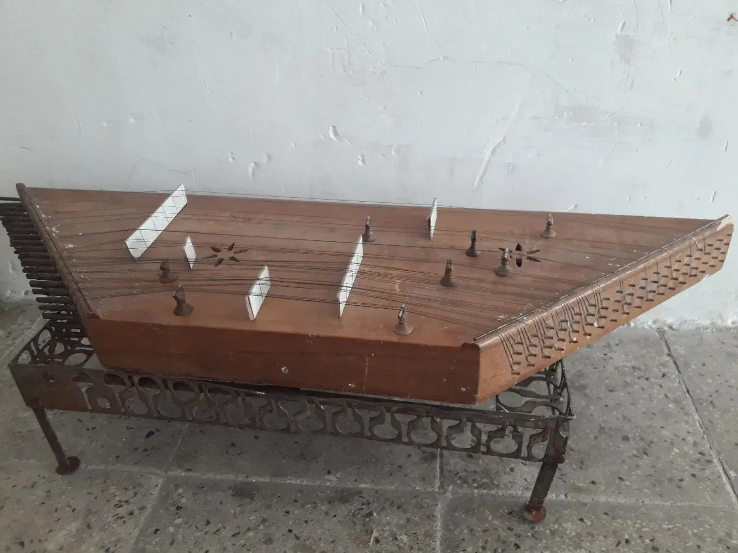 سنتور نیاز به تعمیر|سازهای سنتی|همدان, |دیوار