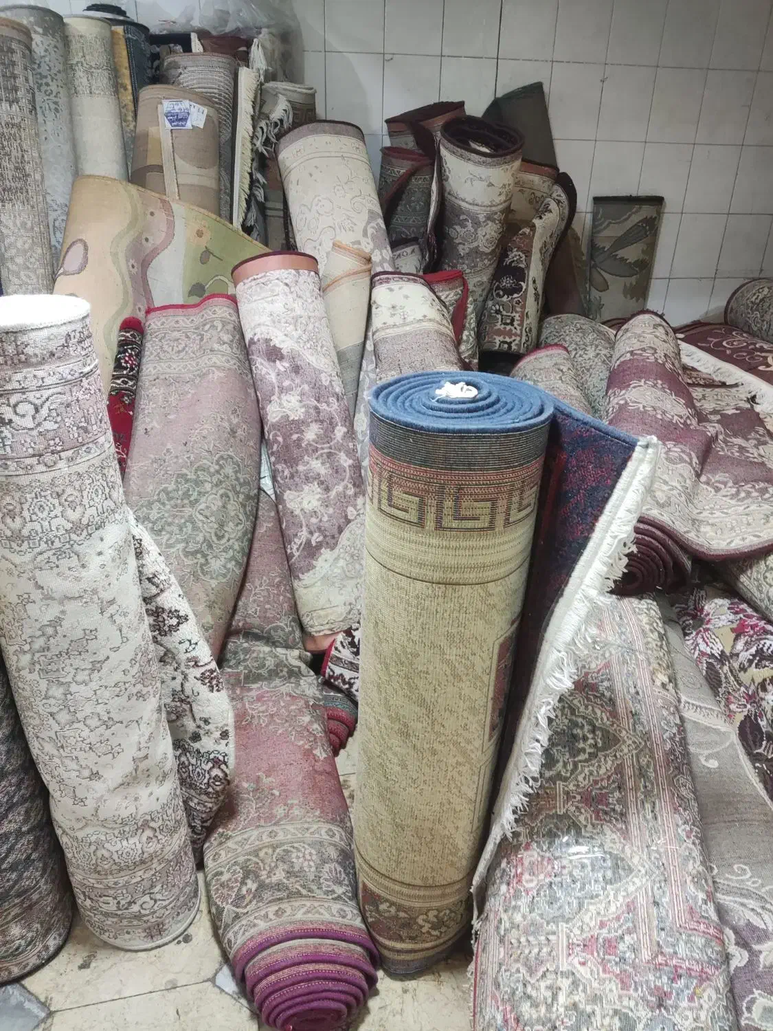 انواع فرشای دست دوم از ۸۵۰|فرش|شیراز, بالا کفت|دیوار