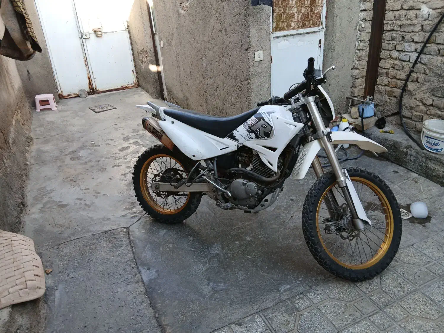 موتور روان ۲۰۰ سی‌سی سلامت|موتورسیکلت|آبگرم, |دیوار