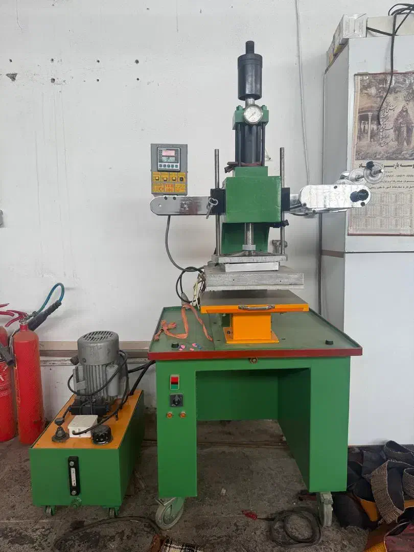 دستگاه کلیشه زن و تعدادی چرخ خیاطی|ماشین‌آلات صنعتی|شهریار, کرد امیر|دیوار