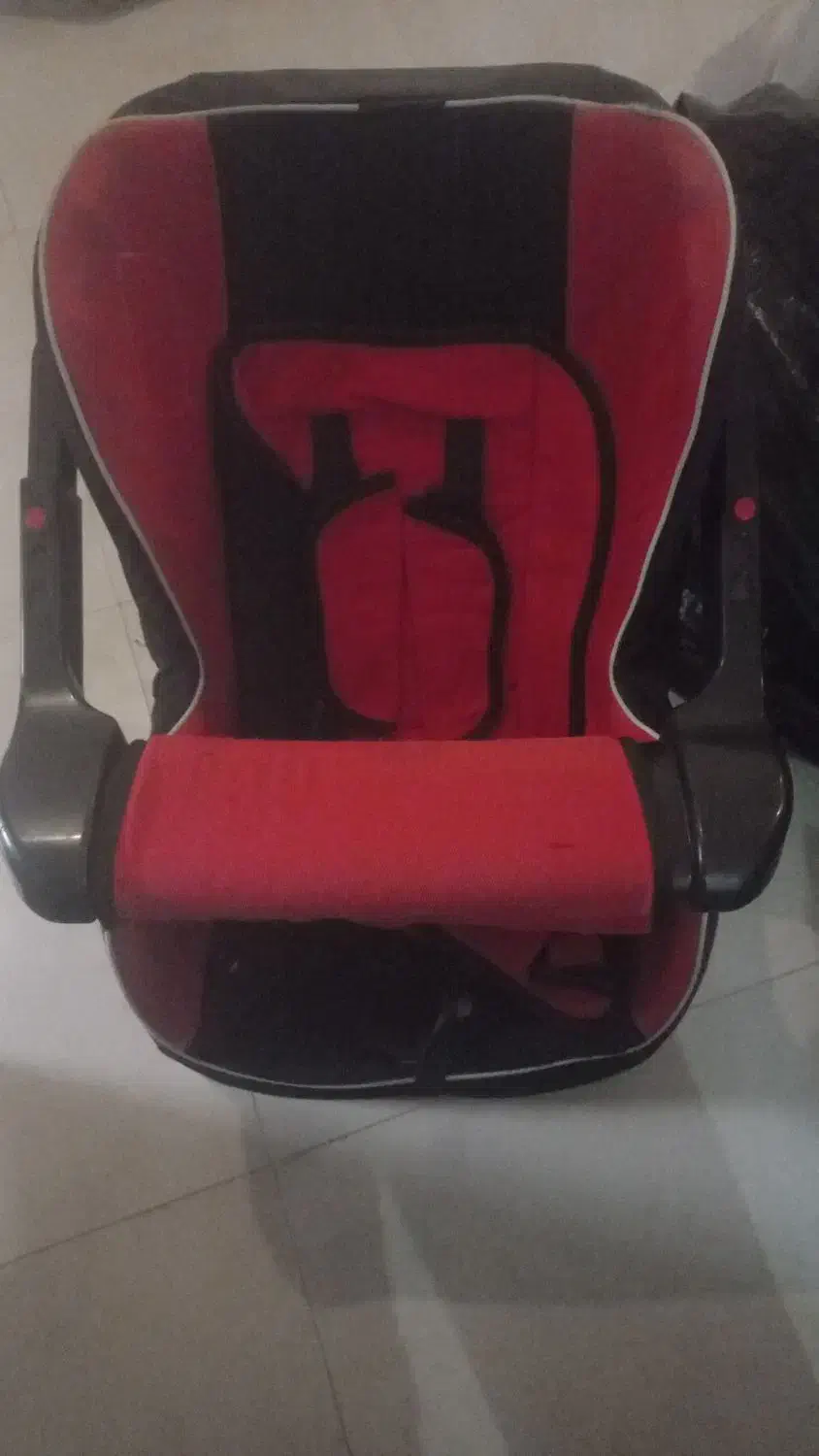 صندلی کودک برای داخل ماشین|تخت و صندلی بچه|پردیس, فاز ۱|دیوار